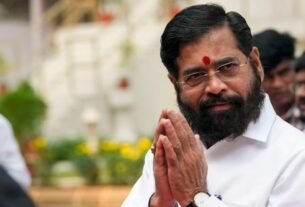 Deputy CM Eknath Shinde Meets 29 Councillors at Hotel