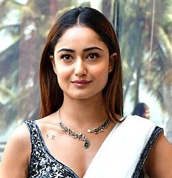 250px-Tridha_Choudhury_snapped_during_Ashram_3_promotions__28cropped_29