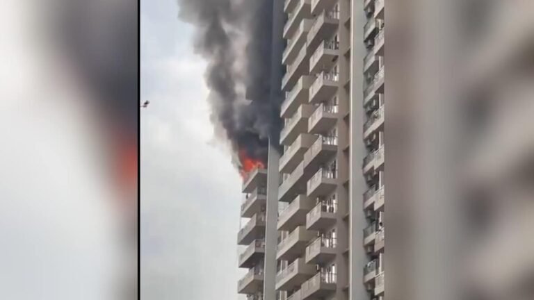 6a2238d3699d5-rfa-fire-caught-in-noida-sector-74s-society-0547421-16x9