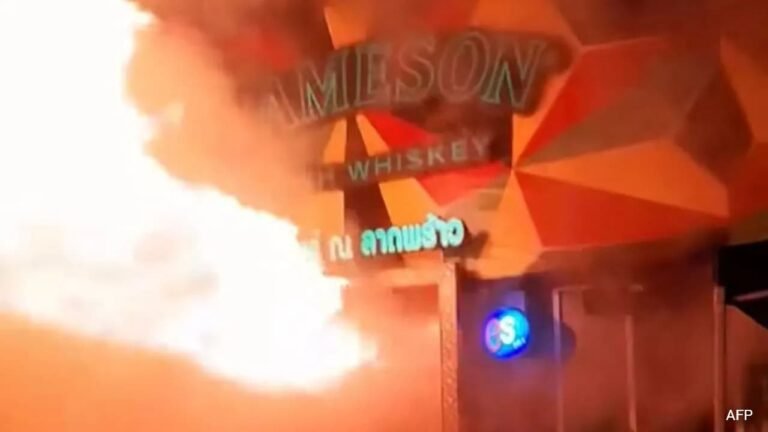 aho470u8_bangkok-pub-fire_625x300_13_July_26