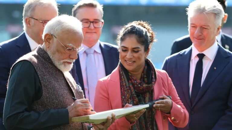 pm-modi-with-australian-cricket-team-players-1783652395
